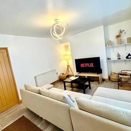 Апартаменти Contractor Haven- 3Bdr Crew House, Free Parking, Fast Wifi & Private Garden Ноттінгем Екстер'єр фото
