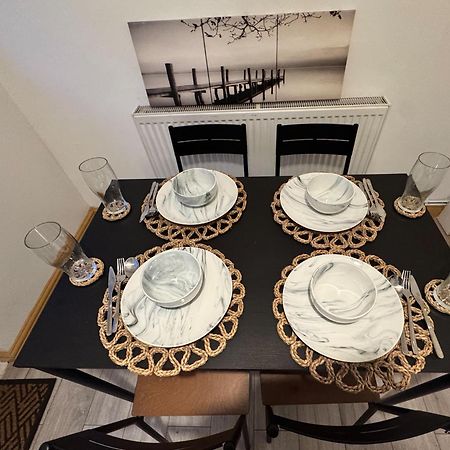 Апартаменти Contractor Haven- 3Bdr Crew House, Free Parking, Fast Wifi & Private Garden Ноттінгем Екстер'єр фото