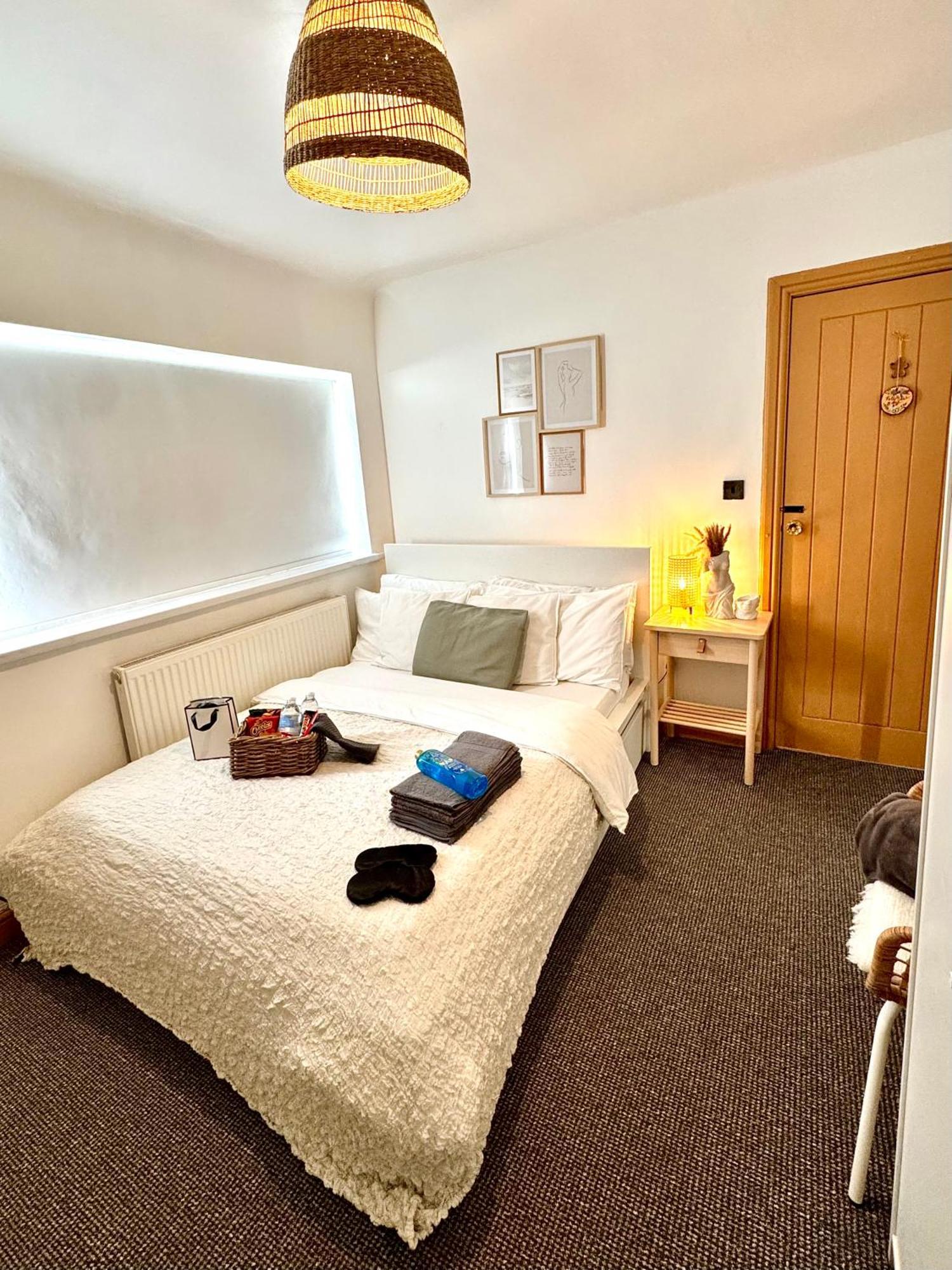 Апартаменти Contractor Haven- 3Bdr Crew House, Free Parking, Fast Wifi & Private Garden Ноттінгем Екстер'єр фото